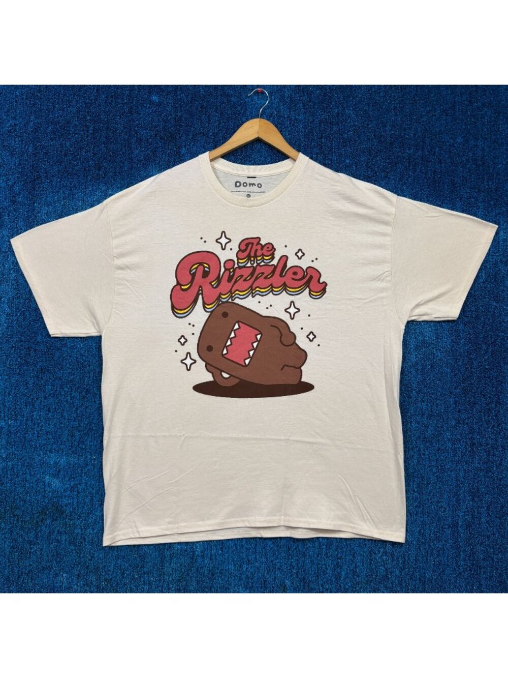 Domo “The Rizzler” Graphic T-Shirt Size Extra Large